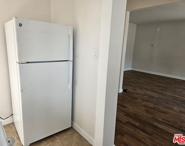 263 E 84th Place - Photo Thumbnail 6