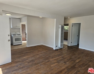 263 E 84th Place - Photo Thumbnail 3