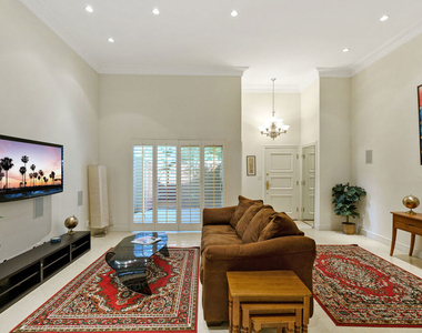 1131 Alta Loma Road - Photo Thumbnail 5