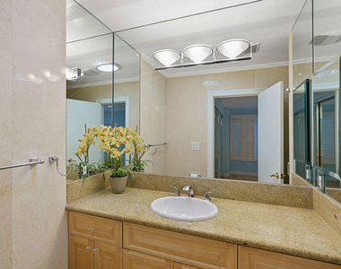 1131 Alta Loma Road - Photo Thumbnail 19