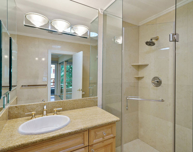 1131 Alta Loma Road - Photo Thumbnail 17