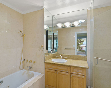 1131 Alta Loma Road - Photo Thumbnail 16