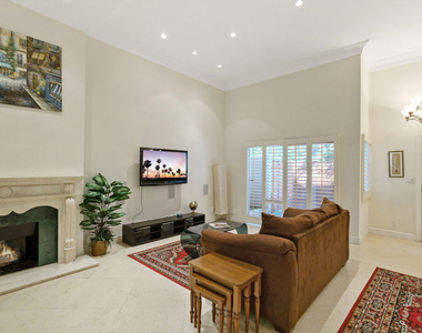 1131 Alta Loma Road - Photo Thumbnail 3