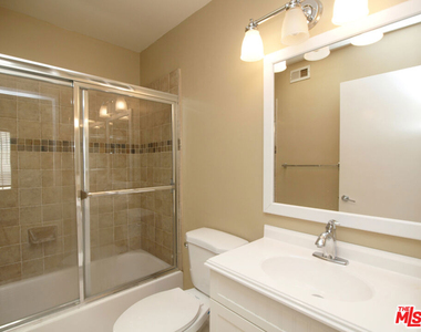 10627 Moorpark Street - Photo Thumbnail 10
