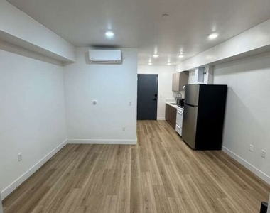 1039 E 28th Street - Photo Thumbnail 12