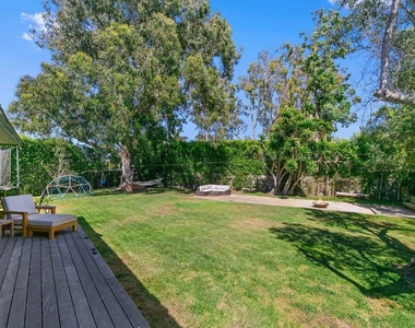 7038 Dume Drive - Photo Thumbnail 7