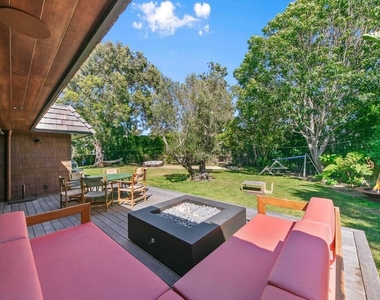 7038 Dume Drive - Photo Thumbnail 4