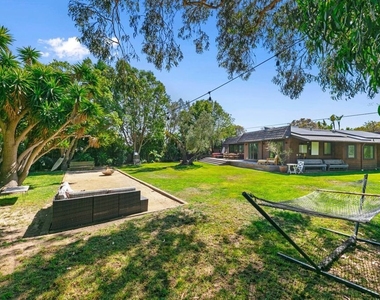 7038 Dume Drive - Photo Thumbnail 6