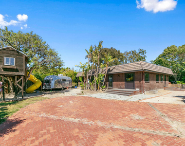 7038 Dume Drive - Photo Thumbnail 8