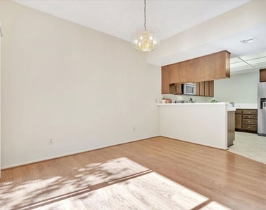 2909 Arizona Avenue - Photo Thumbnail 21