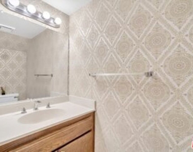 2909 Arizona Avenue - Photo Thumbnail 18