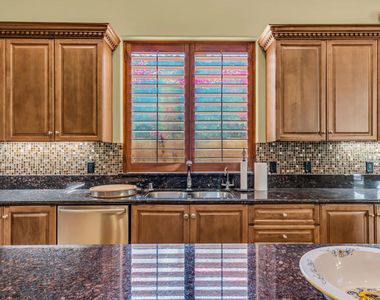 46710 Bradshaw - Photo Thumbnail 11