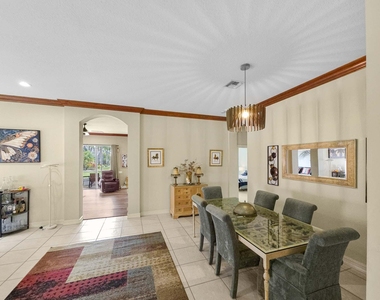 5058 Glenville Drive - Photo Thumbnail 7