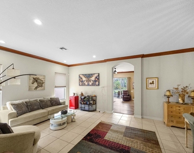 5058 Glenville Drive - Photo Thumbnail 6