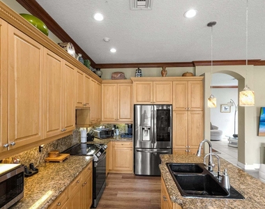 5058 Glenville Drive - Photo Thumbnail 17