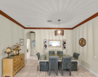 5058 Glenville Drive - Photo Thumbnail 8