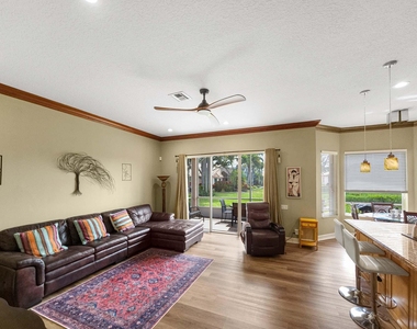 5058 Glenville Drive - Photo Thumbnail 12