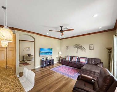5058 Glenville Drive - Photo Thumbnail 10