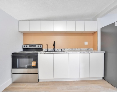 2428 Nw 28th Street - Photo Thumbnail 3