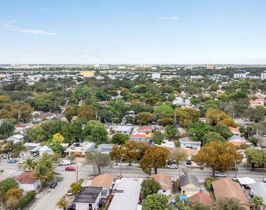 2428 Nw 28th Street - Photo Thumbnail 12