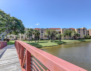 600 Egret Circle - Photo Thumbnail 14