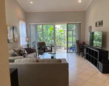9201 Wentworth Lane - Photo Thumbnail 23