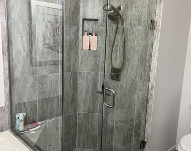 9201 Wentworth Lane - Photo Thumbnail 8