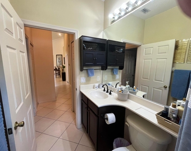 9201 Wentworth Lane - Photo Thumbnail 9