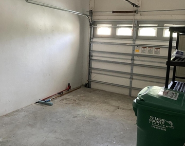 9201 Wentworth Lane - Photo Thumbnail 12