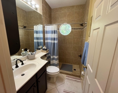 9201 Wentworth Lane - Photo Thumbnail 10
