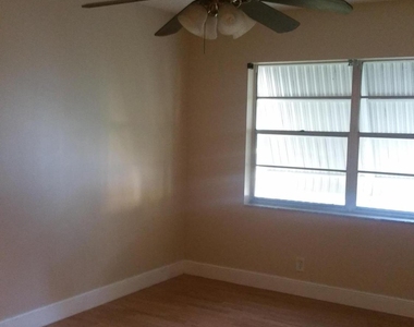 22447 Sw 56th Avenue - Photo Thumbnail 8