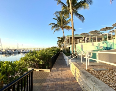 215 Nw Flagler - Photo Thumbnail 4