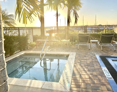 215 Nw Flagler - Photo Thumbnail 6