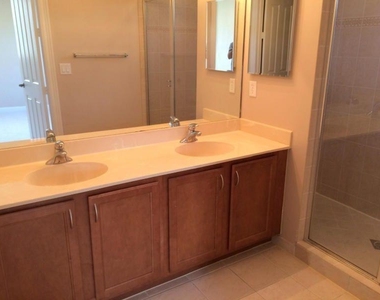 500 Pacific Grove Drive - Photo Thumbnail 8