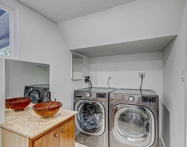 855 Date Palm Drive - Photo Thumbnail 4