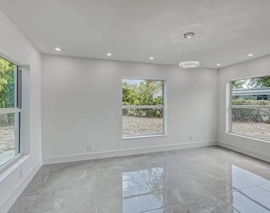 855 Date Palm Drive - Photo Thumbnail 8