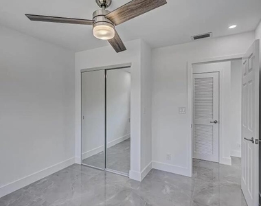 855 Date Palm Drive - Photo Thumbnail 5