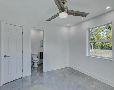 855 Date Palm Drive - Photo Thumbnail 7
