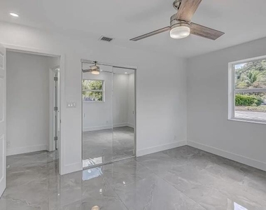 855 Date Palm Drive - Photo Thumbnail 9