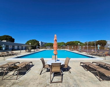 470 Executive Center Drive - Photo Thumbnail 19
