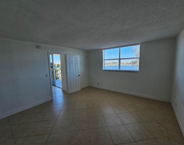 470 Executive Center Drive - Photo Thumbnail 6