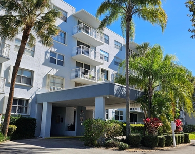 470 Executive Center Drive - Photo Thumbnail 1