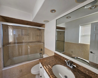 470 Executive Center Drive - Photo Thumbnail 8