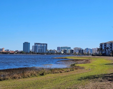 470 Executive Center Drive - Photo Thumbnail 13