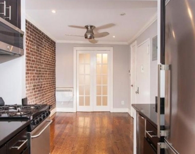 West 53rd Street - Photo Thumbnail 2