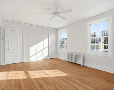 320 Simpson Place - Photo Thumbnail 3