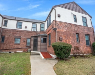 320 Simpson Place - Photo Thumbnail 16