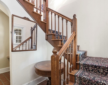 320 Simpson Place - Photo Thumbnail 1
