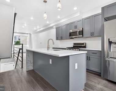 2407 W Seybert Street - Photo Thumbnail 10