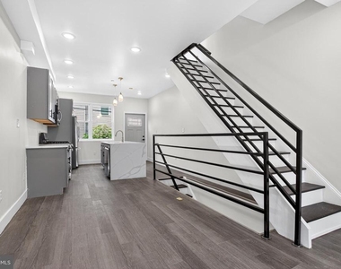 2407 W Seybert Street - Photo Thumbnail 5
